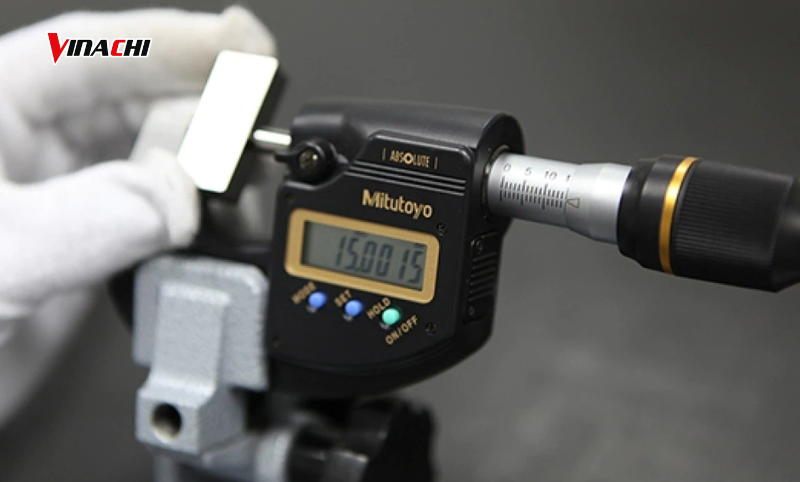 Kiểm tra bên ngoài thước panme