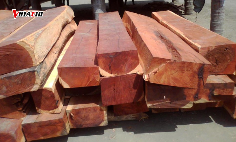 Gỗ hương sở hữu mùi thơm tự nhiên, mang lại cảm giác dễ chịu