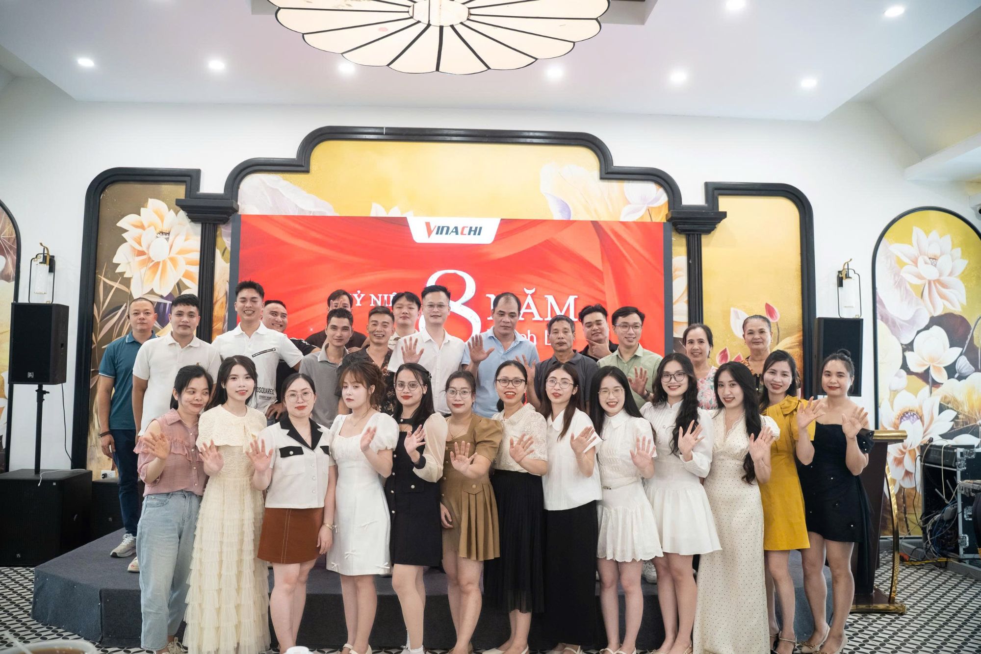Cán bộ nhân viên Vinachi tại buổi họp mặt kỷ niệm 8 năm