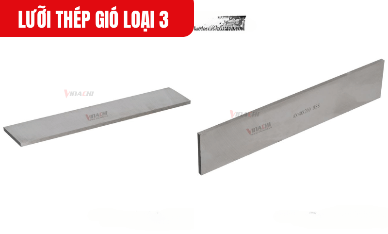 Lưỡi được chế tạo từ thép gió, một loại vật liệu có độ cứng tương đương với các loại hợp kim rẻ tiền