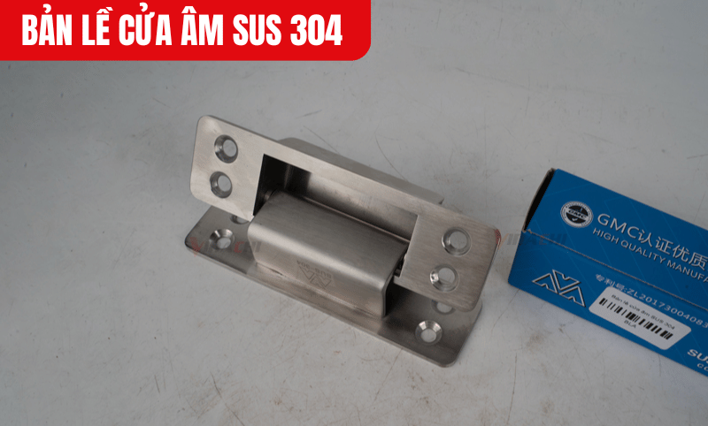 Chất liệu Inox 304 đảm bảo bản lề không bị gỉ sét, duy trì vẻ đẹp và chức năng theo thời gian