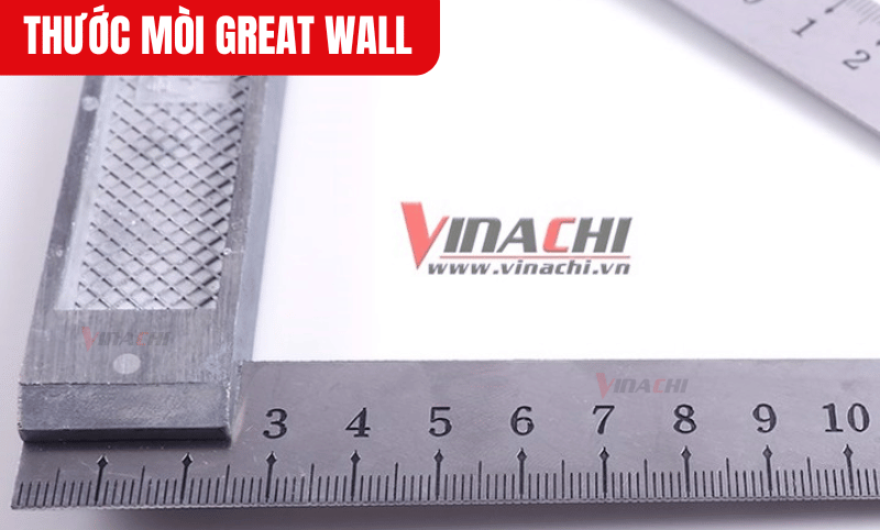 Các vạch trên thước được khắc sắc nét, rõ ràng, không bị mờ theo thời gian, giúp dễ dàng đọc số liệu