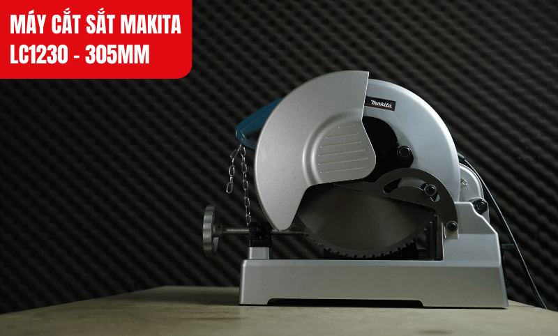 Thiết kế vỏ nhựa cao cấp chịu lực tốt, trọng lượng 19kg tạo độ ổn định khi vận hành