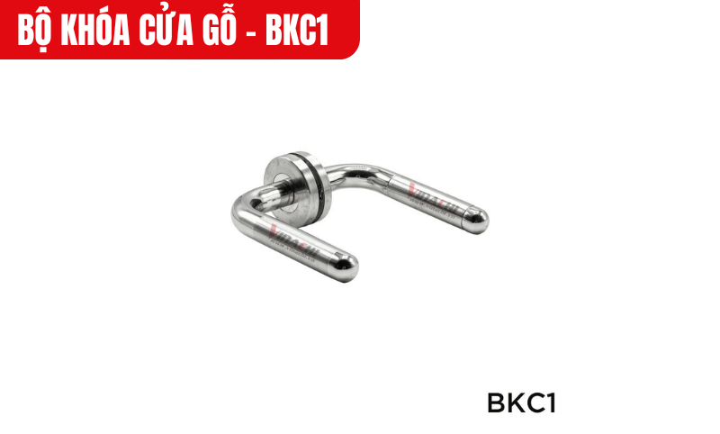 Tùy theo cửa mở trái hay phải, cần điều chỉnh chiều thân khóa và tay nắm cho phù hợp