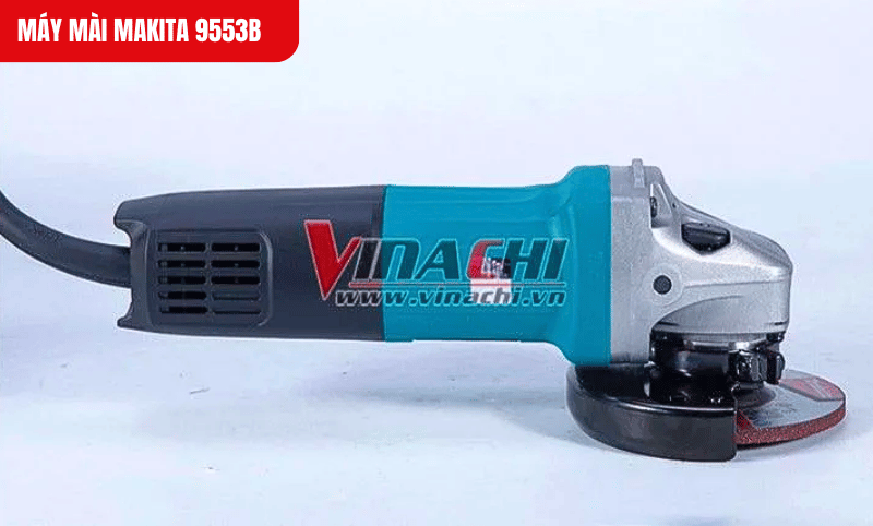 Máy mài Makita 9553B – Thiết kế nhỏ gọn, trọng lượng nhẹ, dễ dàng thao tác trong không gian hẹp
