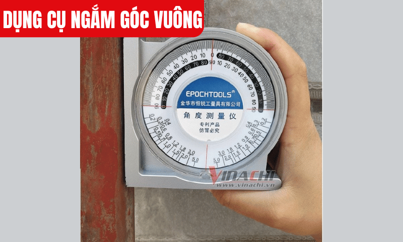 Mặt số trong suốt, sắc nét, hiển thị góc từ 0 đến 180 độ, chia làm 4 góc phần tư