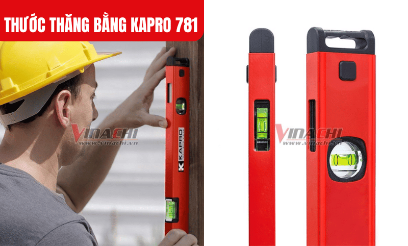 Đặt thước theo phương thẳng đứng. Quan sát ống thủy dọc, bọt khí nằm giữa hai vạch kẻ cho thấy bề mặt đạt độ cân bằng