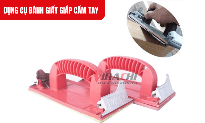 Dụng cụ đánh giấy giáp cầm tay làm mịn bề mặt, giúp loại bỏ nhanh chóng các vết bẩn