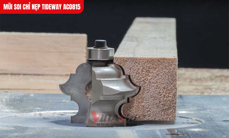 Thiết kế lưỡi cắt chính xác giúp đường soi mịn, hạn chế xơ gỗ ngay cả trên bề mặt gỗ mềm