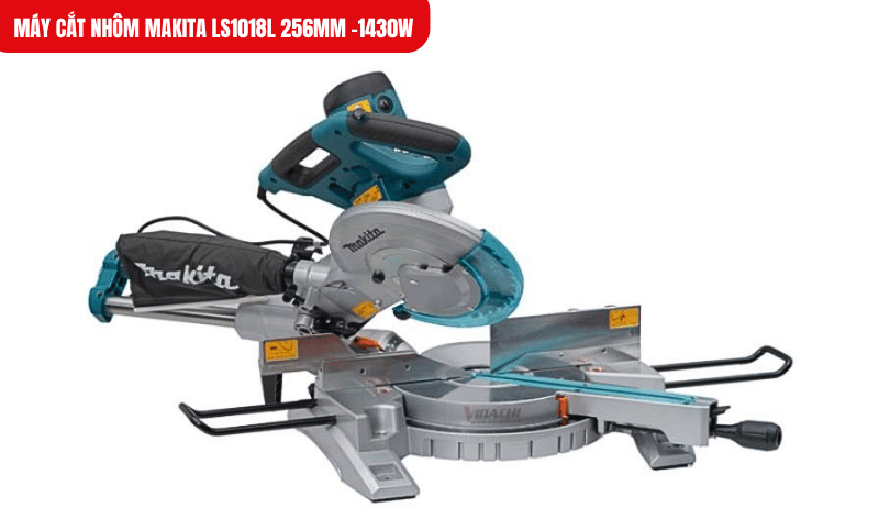 Công suất 1430W của Makita LS1018L 256mm - 1430W giúp xử lý nhôm nhanh chóng, hiệu quả