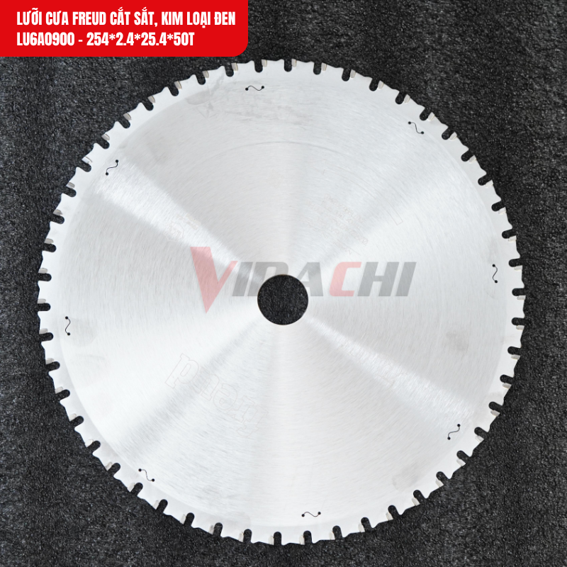 Lưỡi Freud LU6A0900 làm từ hợp kim cao cấp, 50 răng sắc bén, tạo đường cắt mịn - không gây xước, thoát phôi nhanh, bền bỉ vượt trội.