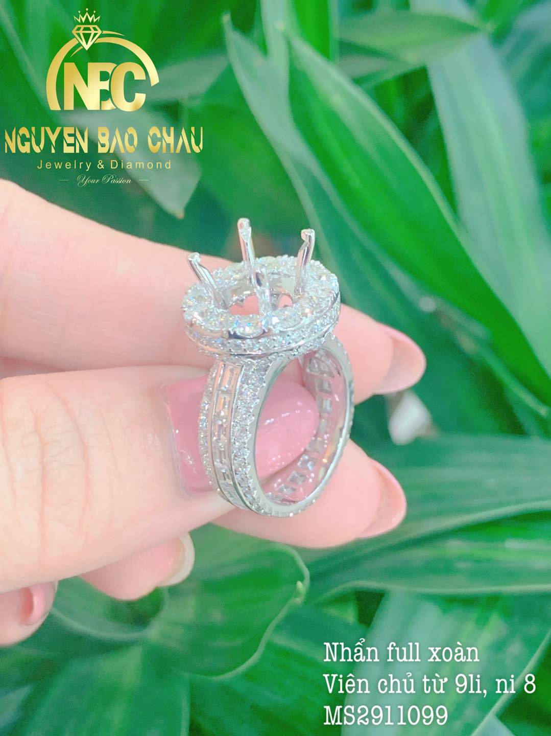 Nhẫn bạc kim gắn pha lê