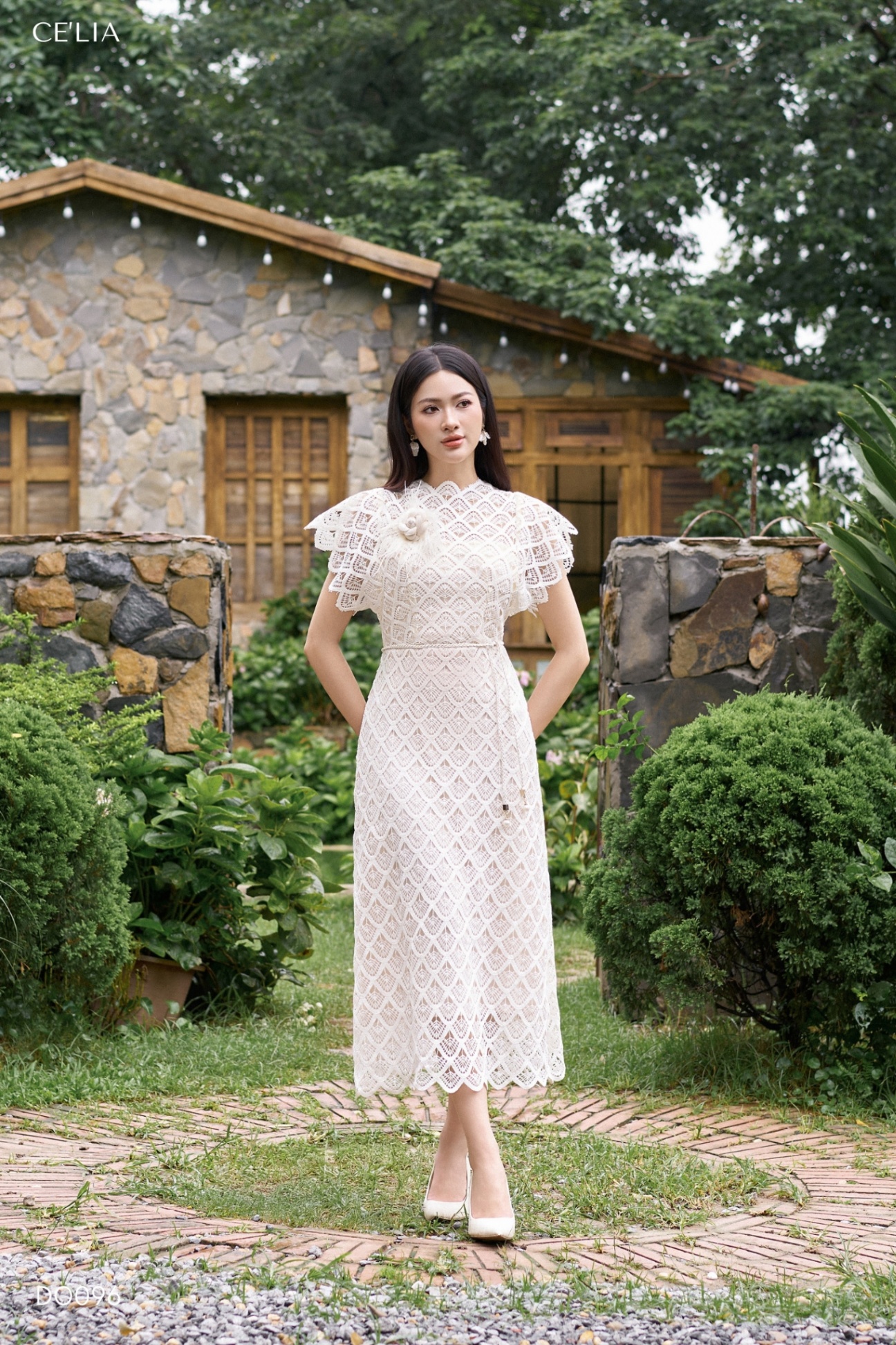Đầm ren vẩy cá cánh tiên