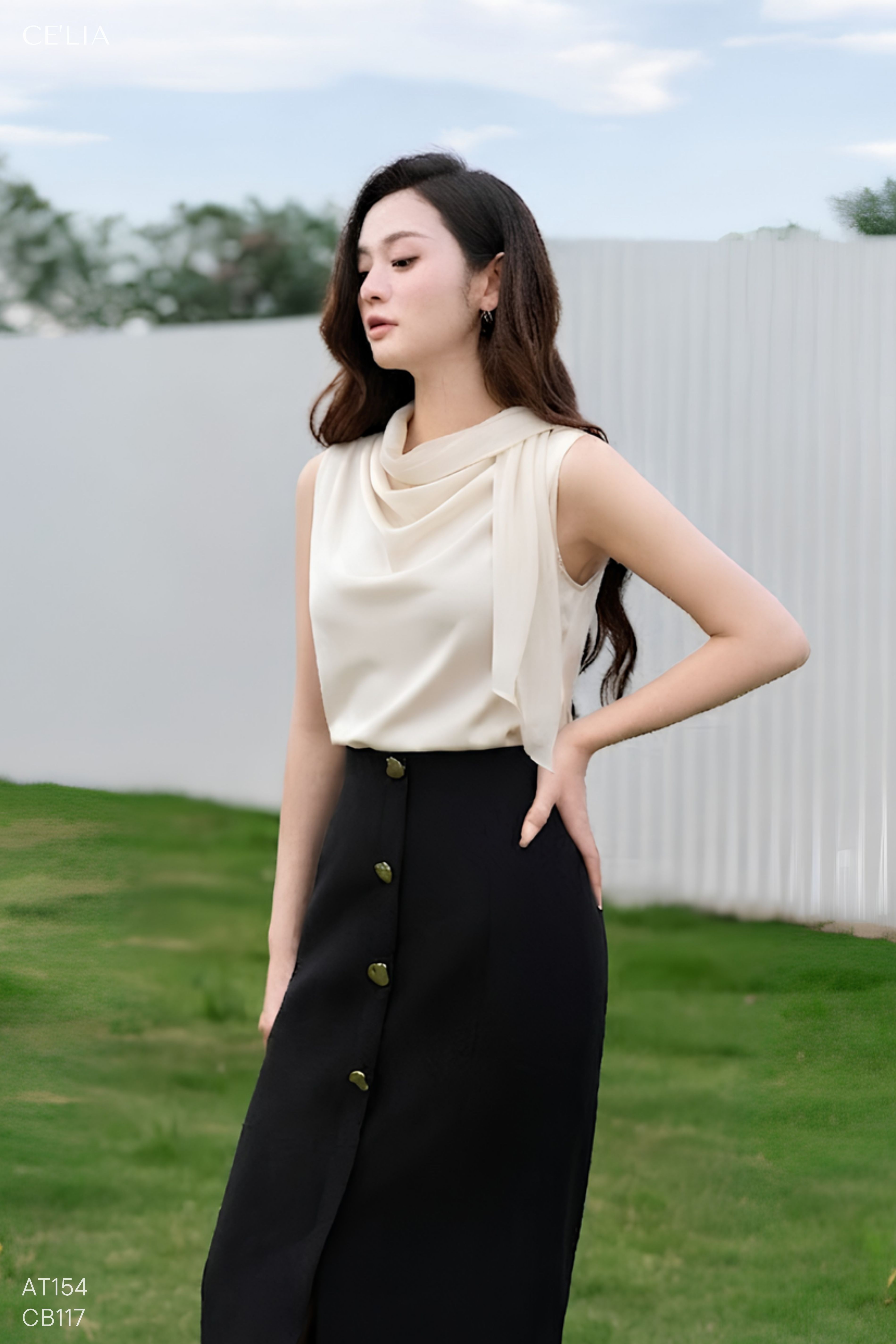 Áo thun cổ đổ kèm khăn