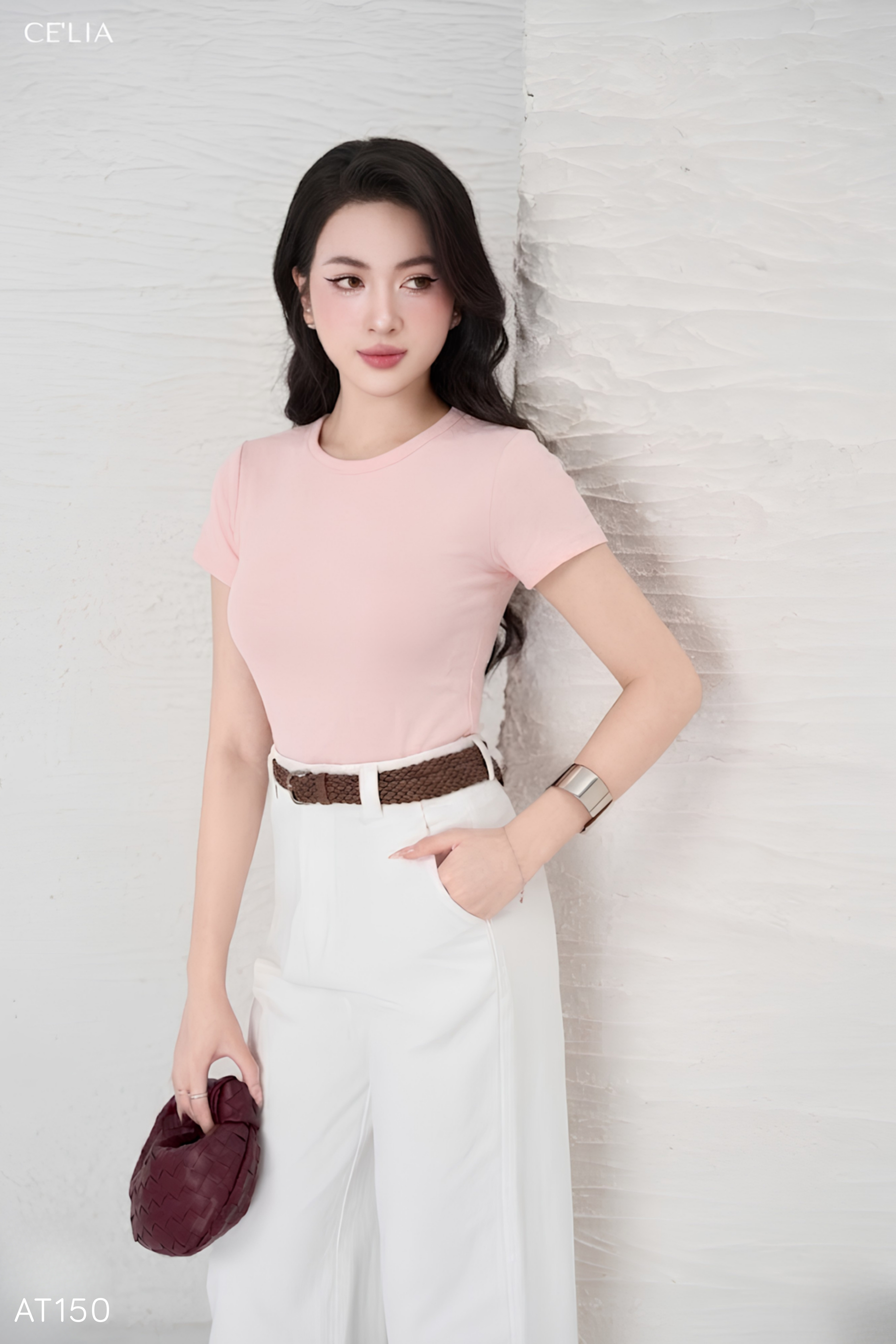 Áo thun cổ tròn kèm đệm 8558