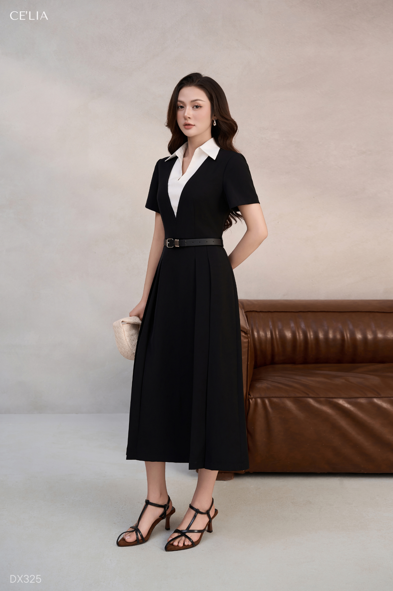 Đầm xoè phối cổ trắng