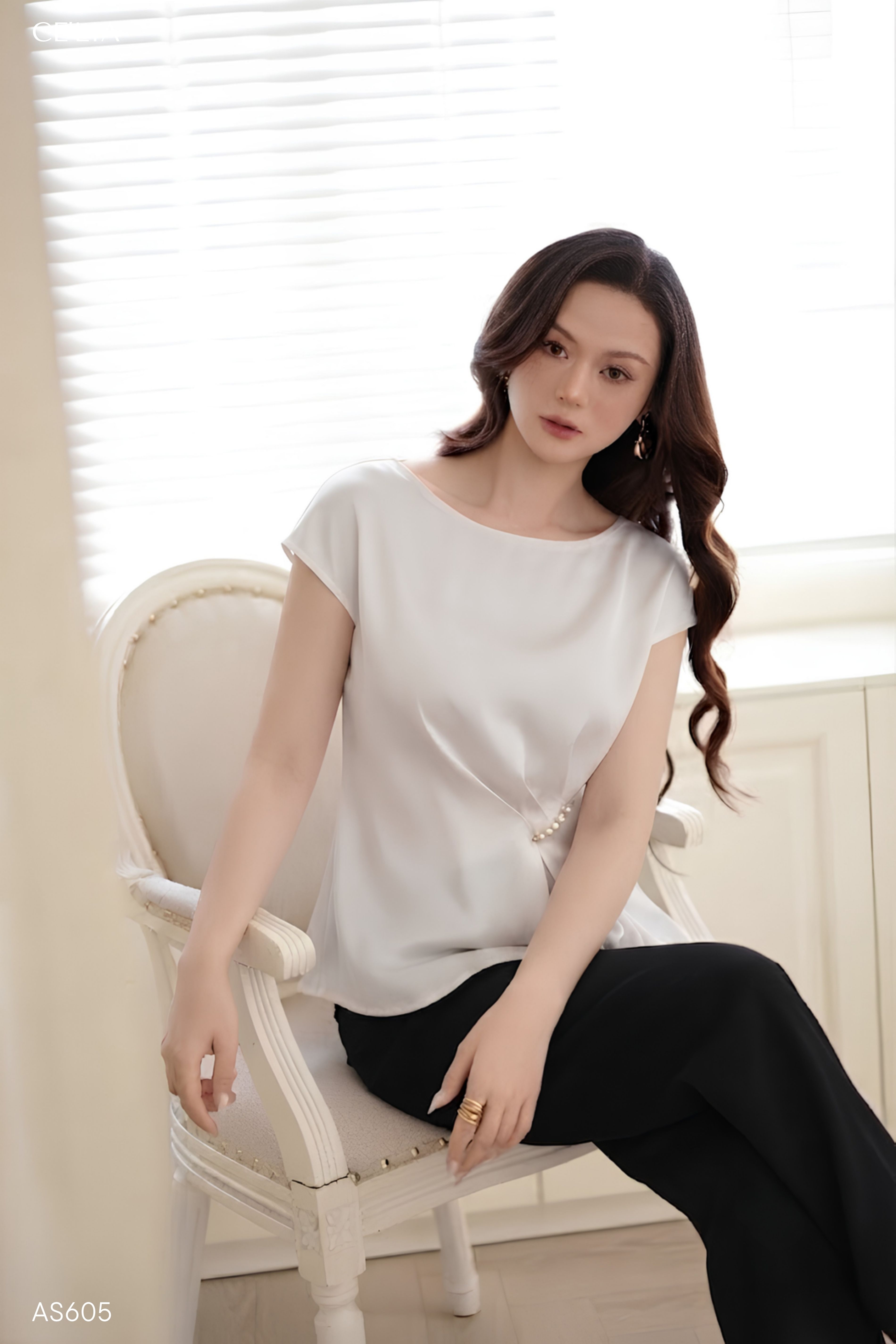 SM lụa Nhật cổ tròn nhún eo kèm PK