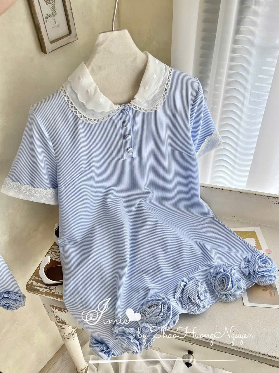 MĐ# VÁY XANH KẺ KÈM HOA