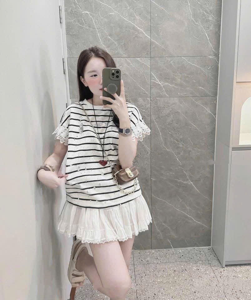 ÁO KẺ TAY PHỐI REN QC