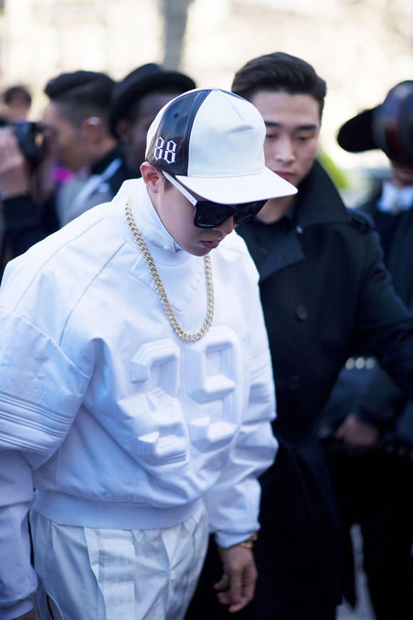 Street style cực chất của GDragon và Taeyang tại Paris Fashion Week