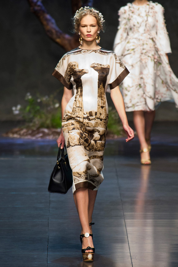 Cảm hứng hội họa tràn ngập sàn diễn Spring 2014