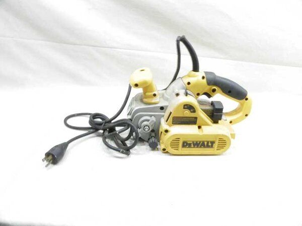 máy chà nhám băng 800W Dewalt DW432- Máy chà nhám cầm tay hàng đầu Việt Nam