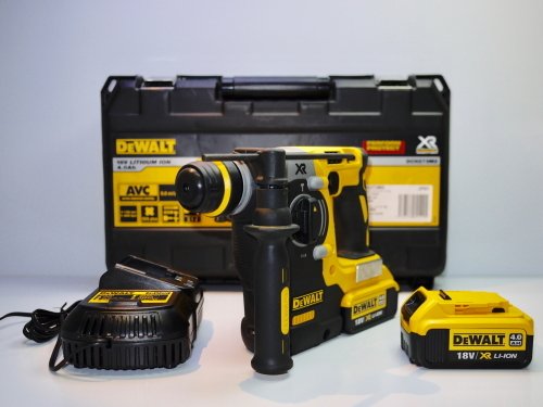 MÁY KHOAN BÊ TÔNG DÙNG PIN 18V DEWALT DCH273BM2