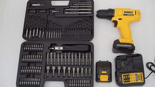 MÁY KHOAN VẶN VÍT DÙNG PIN DEWALT DCD700