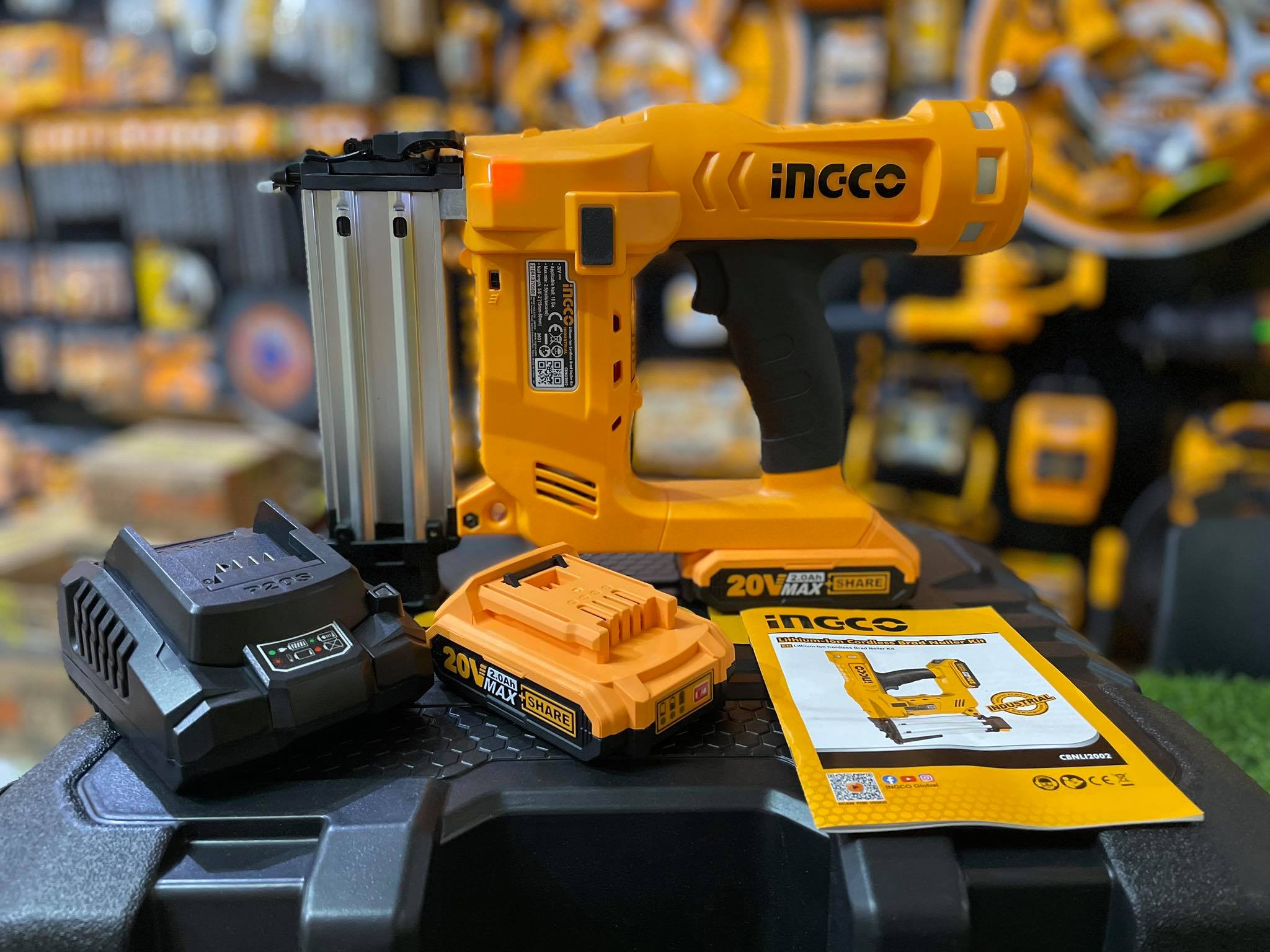 SÚNG BẮN ĐINH DÙNG PIN 20V INGCO CBNLI2002