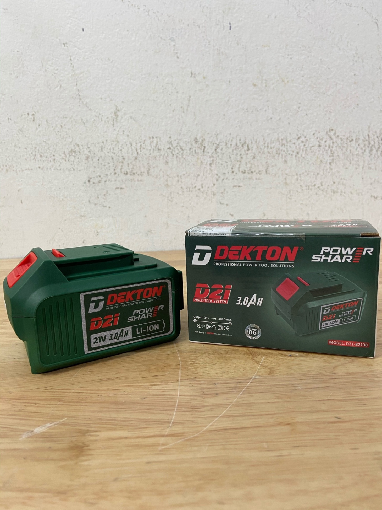 PIN DEKTON 21V 3AH D21-B2130