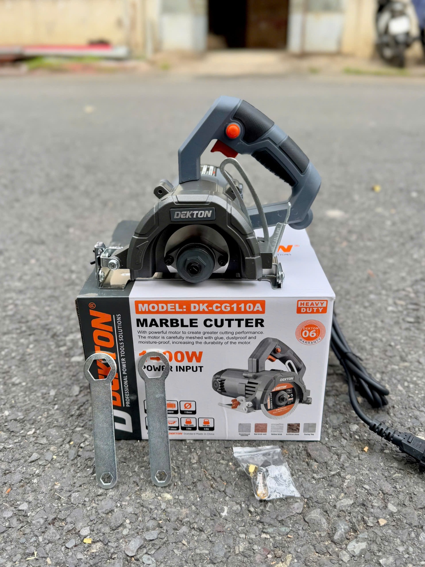 MÁY CẮT GẠCH 110MM DEKTON - CÔNG SUẤT 1400W DK-CG110A