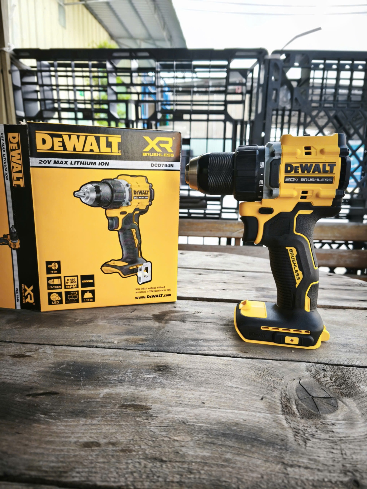 MAY KHOAN DÙNG PIN 20V DEWALT DCD794N-B1 (CHƯA PIN, SẠC) (ATOMIC)