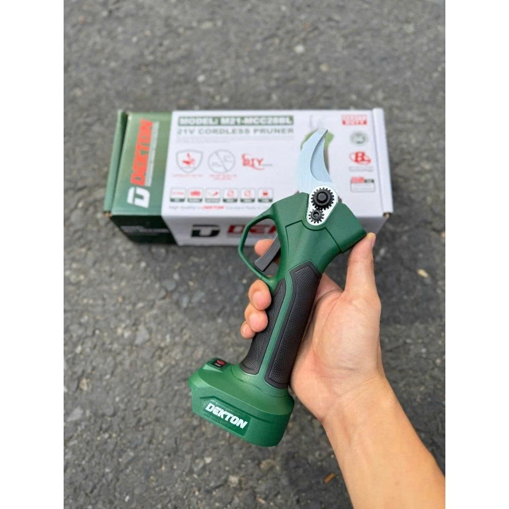 KÉO CẮT CÀNH 28MM DÙNG PIN M21-MCC28BL DEKTON ( thân máy chưa pin sạc)