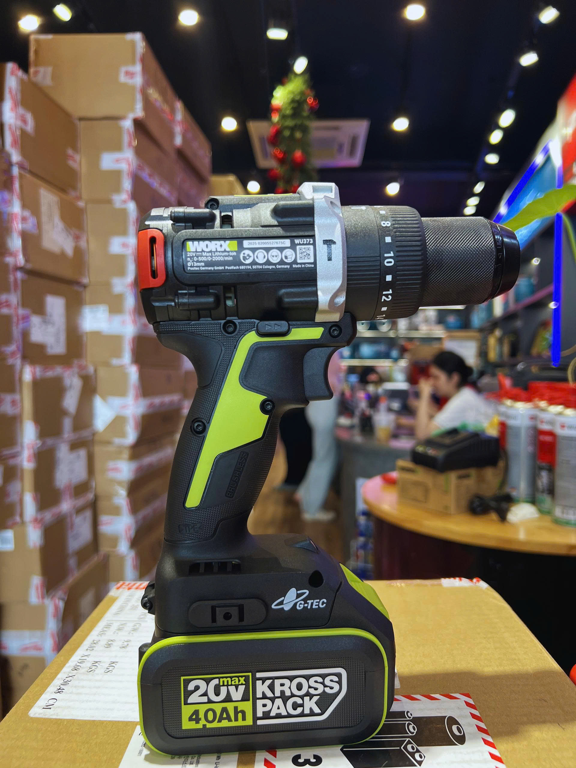 MÁY KHOAN CẦM TAY DÙNG PIN 20V WORX WU373.91
