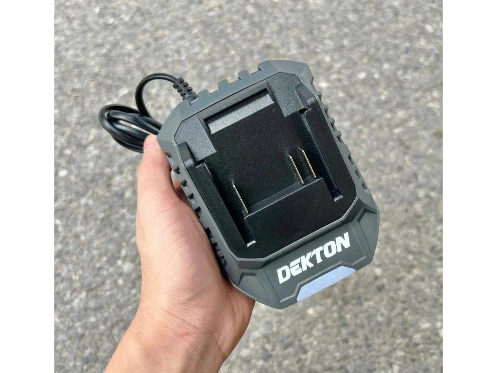 SẠC 21V 2.0A DEKTON M21-S20PRO (XÁM/XANH)