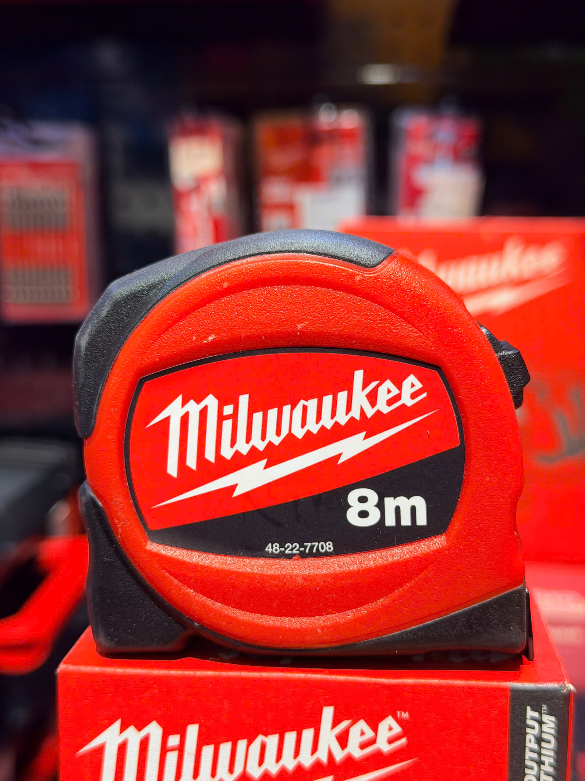 THƯỚC DÂY 8M MILWAUKEE 48227708
