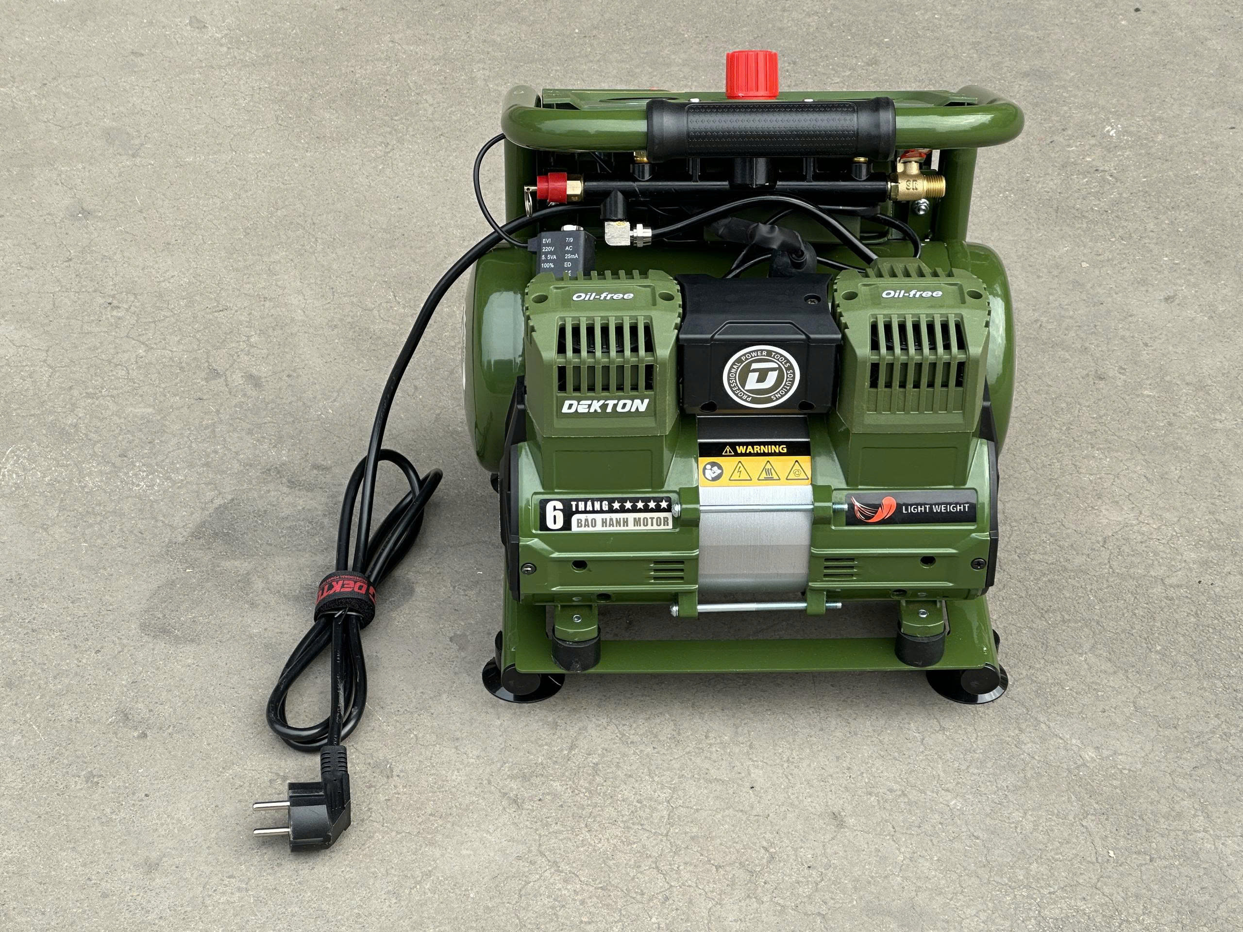 MAY-NEN-KHI-KHONG-DAU-1-1HP-6L-DEKTON-DK-AC2906XPRO-2.jpg?v=1772077480
