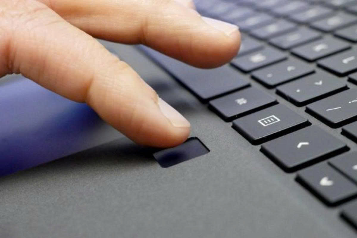 Chọn laptop văn phòng theo ngành nghề & ngân sách
