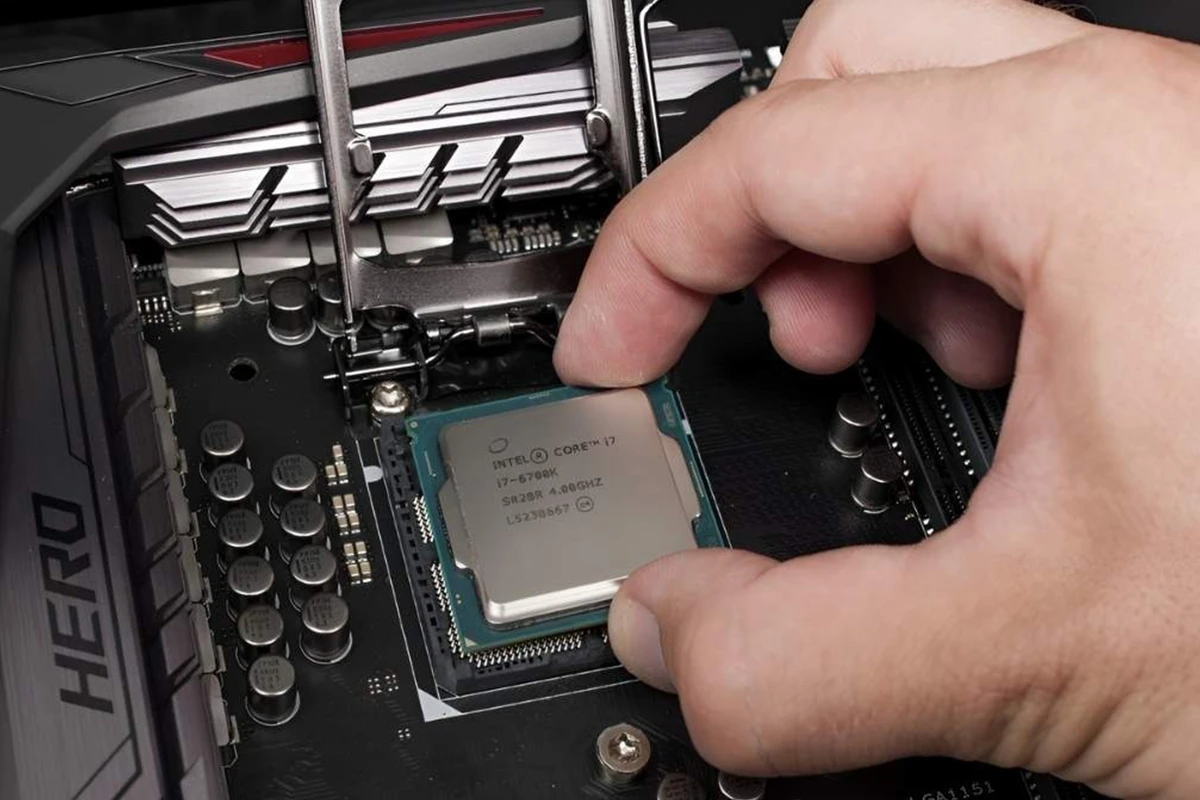Vì sao CPU laptop không thể duy trì hiệu năng như desktop