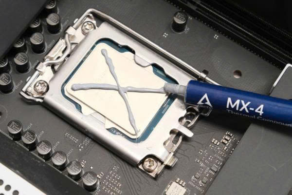 tra-keo-tan-nhiet-laptop-khi-nao-la-hop-ly-1.jpg
