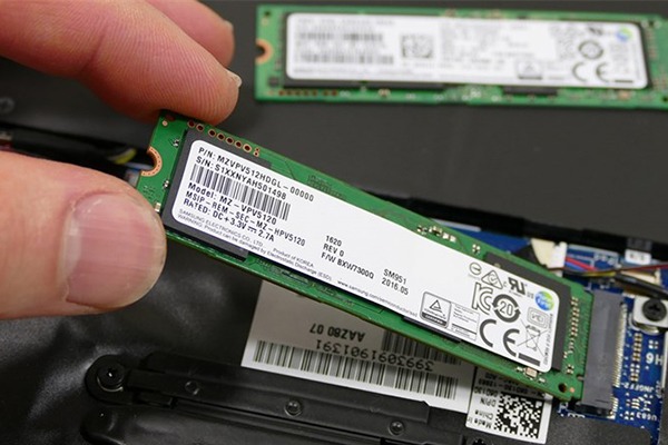 Co-nen-nang-cap-SSD-NVMe-laptop-Dell-doi-cu-6.jpg