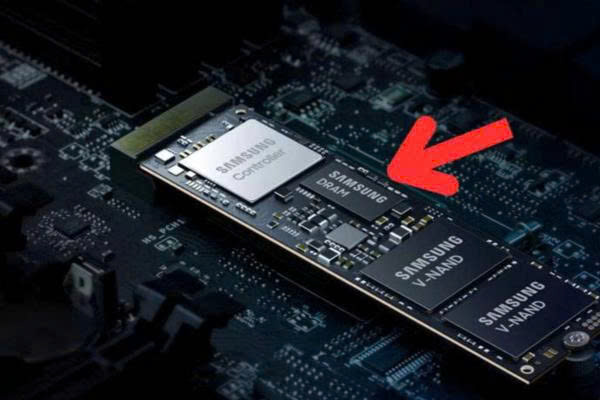 khi-nao-dram-cache-tren-ssd-tao-ra-su-khac-biet-1.jpg