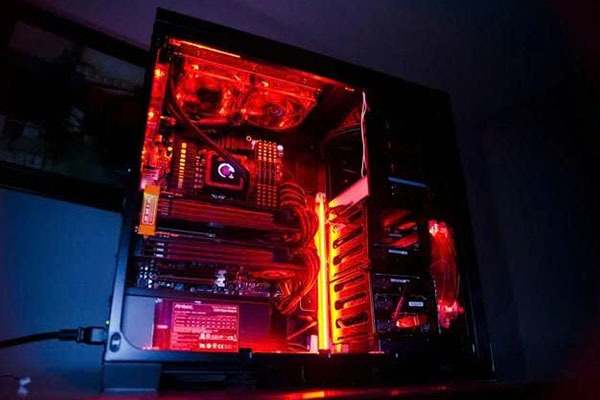 Den-LED-RGB-co-lam-nong-may-tinh-khong-3.jpg