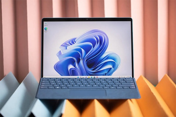 Laptop-AI-2025-5.jpg