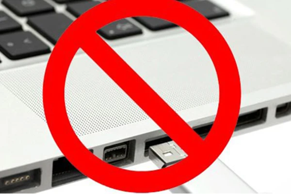 Lỗi cổng USB trên laptop và PC có gì khác nhau?