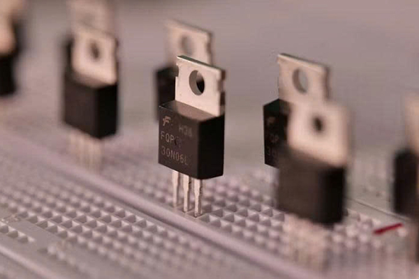 Cách kiểm tra VRM trên mainboard
