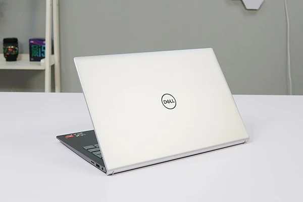 kinh-nghiem-mua-laptop-gia-tot-mua-sale-1.jpg