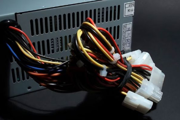 Quản lý cáp PC: khác biệt rõ nhất giữa hai loại PSU