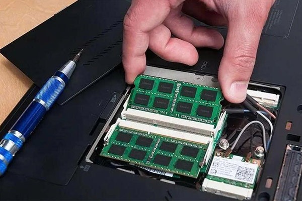 RAM-Onboard-la-gi-3.jpg