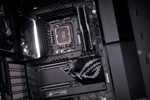 thay-mainboard-co-lam-mat-ban-quyen-windows-khong-1.jpg